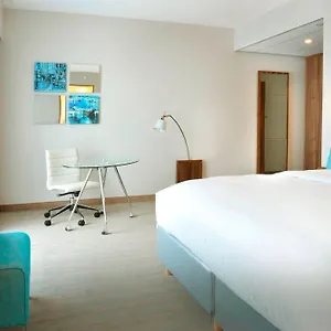 Отель Courtyard By Marriott Arena Atlas, Амстердам
