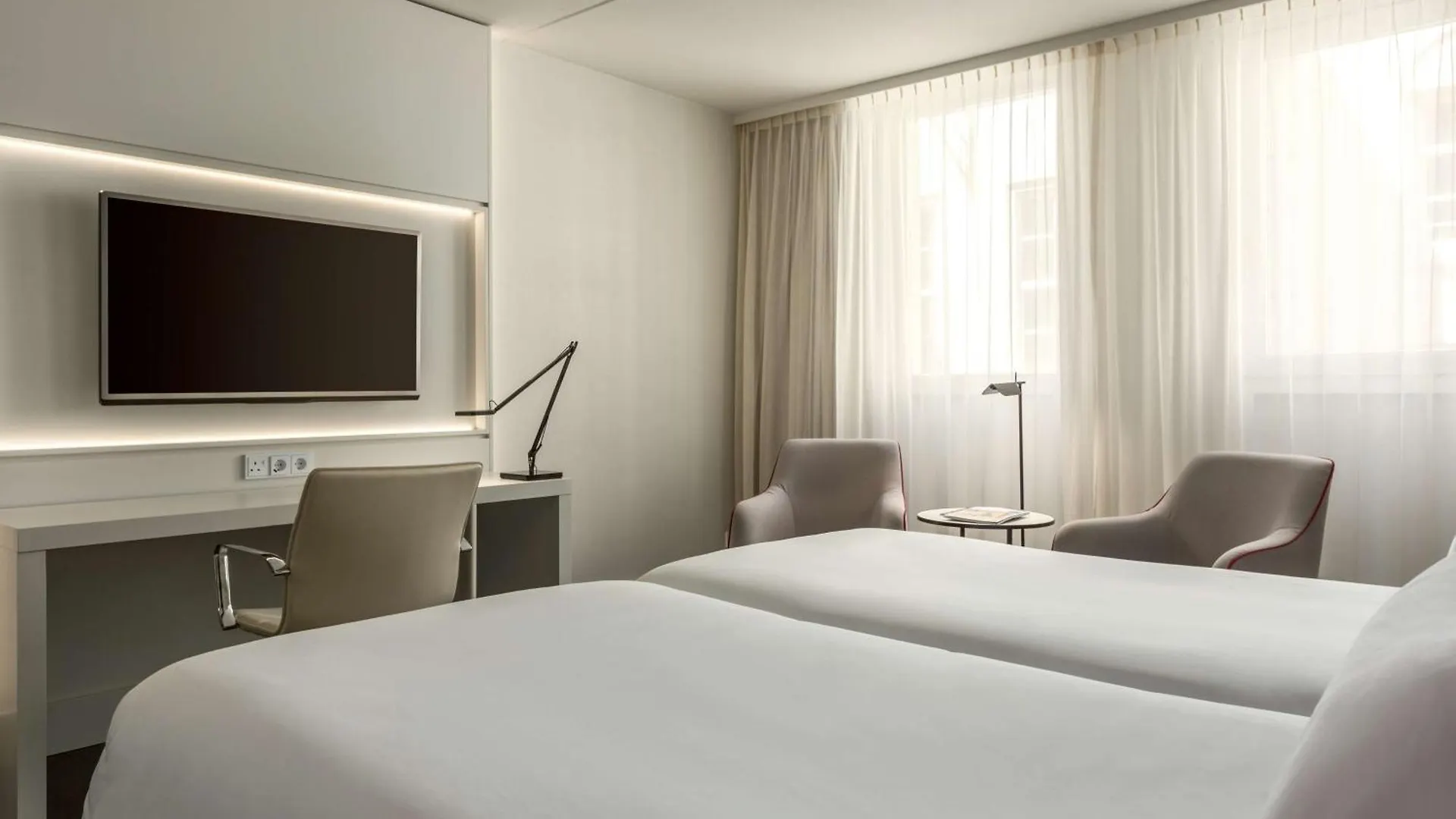Отель Nh Collection Amsterdam Barbizon Palace